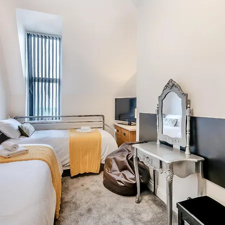 Sea View Penthouse - Regency Mansion 레드카