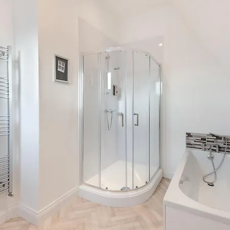 펜션 Sea View Penthouse - Regency Mansion 레드카