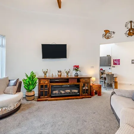 Sea View Penthouse - Regency Mansion * 레드카