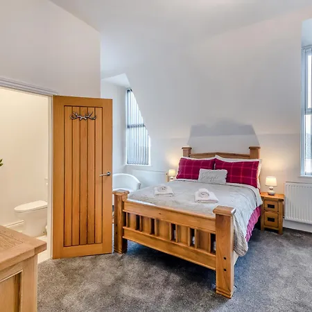 Sea View Penthouse - Regency Mansion Redcar