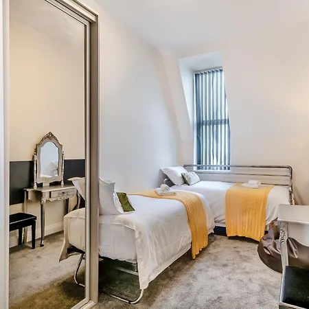 Sea View Penthouse - Regency Mansion